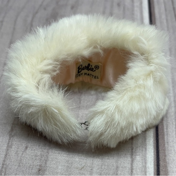 Vintage Barbie Enchanted Evening #983 Gown Gloves Fur Stole + Extra Pink Gown - Picture 6 of 9